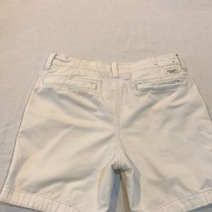 Men’s cream/white Abercrombie size 34 shorts .